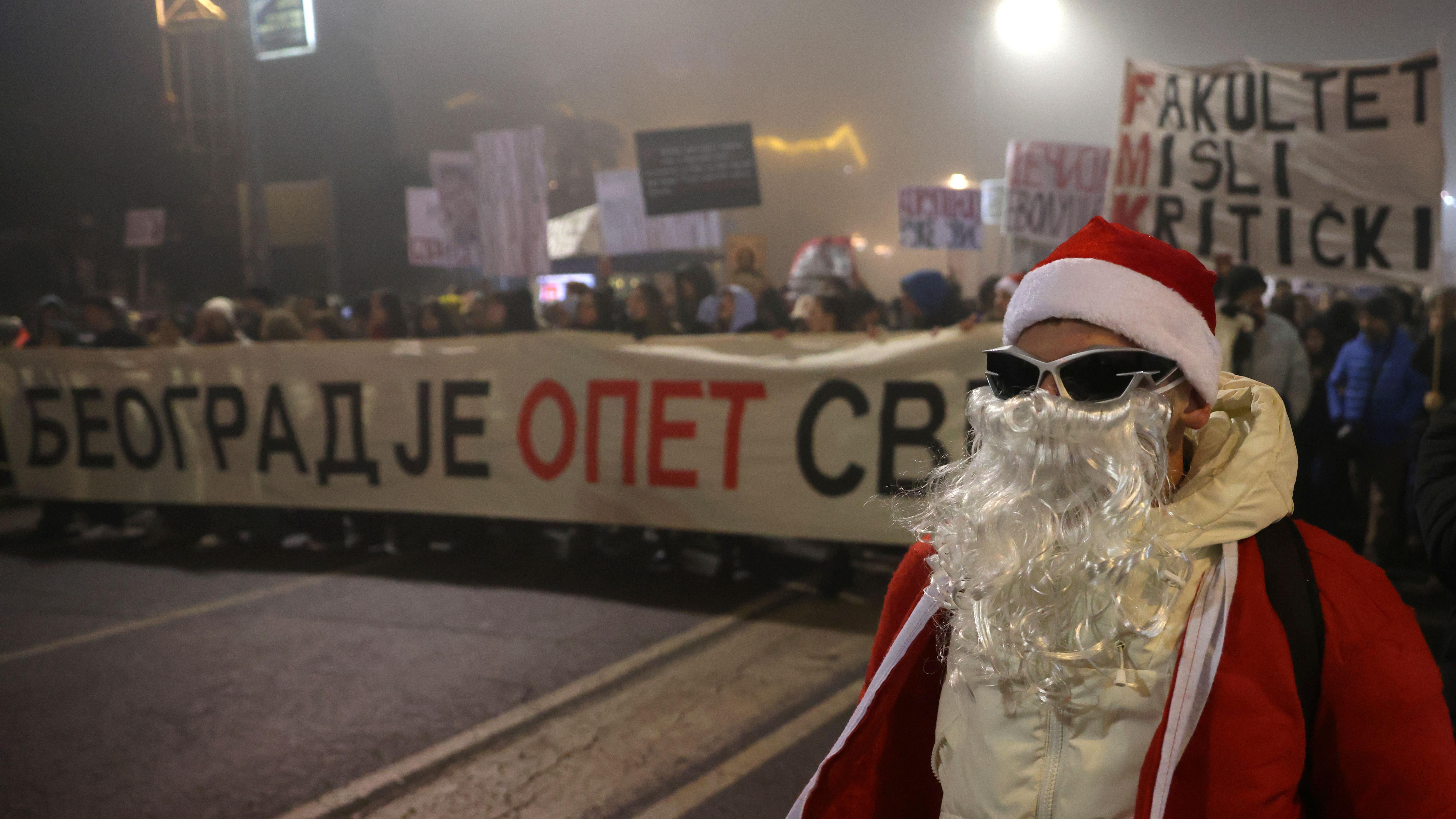 Ulazak planete u 2025: U Srbiji protesti, širom sveta vatromet, u Brazilu kupanje 1 Doček u Beogradu