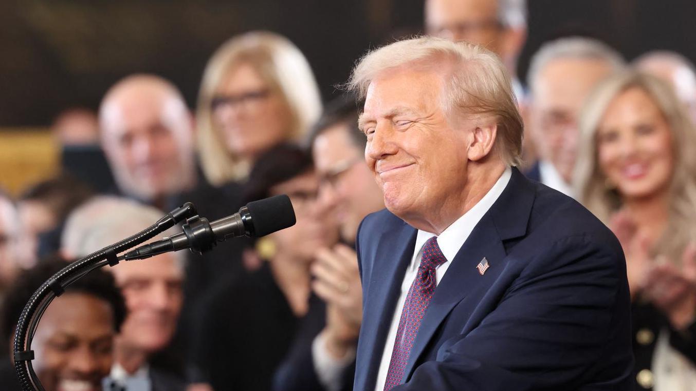 BBC analiza: Obećanjem o „zlatnom dobu" započinje druga Trampova era 1 Tramp, inaguracija Trampa