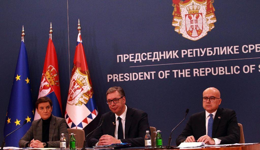 Vučić najavio ispunjenje zahteva, pomilovao 13 učesnika protesta 1 Ana Brnabić, Aleksandar Vučić i Miloš Vučević