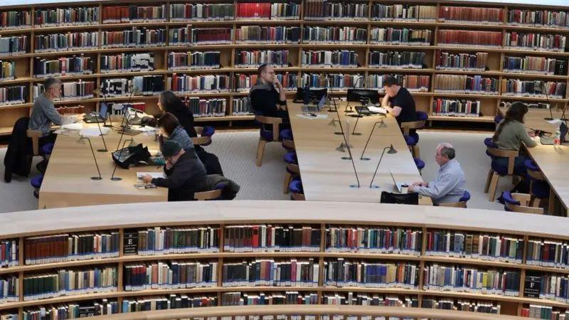Šta za biblioteke i čitaoce znači otkup knjiga na ćirilici 2 biblioteka