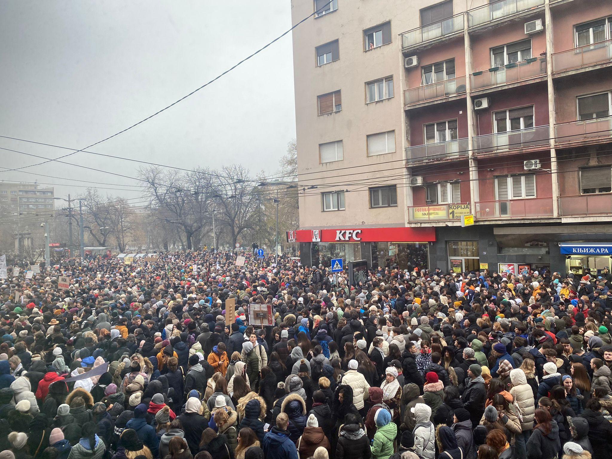 Moguć produžetak školske godine u Srbiji, kaže ministarka 9 Protest u Beogradu