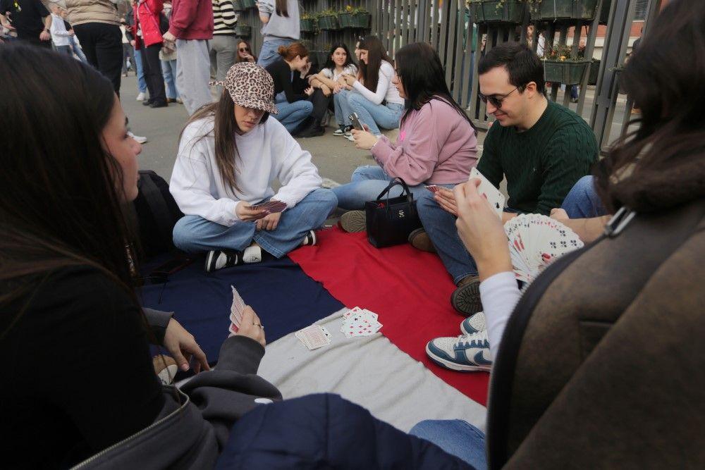 Studentska blokada Autokomande u Beogradu: Društvene igre i prase na ražnju 7 studenti, studentska blokada, blokada autokomande