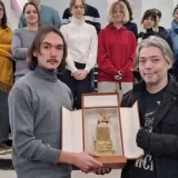 Najprestižnije gradske nagrade Niša "11 januar" dodeljene uz bojkot dela opozicije: Pisac Dejan Stojiljković svoje priznanje predao studentima 10