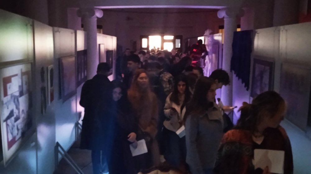 "Nije otkazana, jer nije bila ni zakazana": Fakultet umetnosti u Nišu povodom "sporne" studentske izložbe zbog njene "političke konotacije" 1