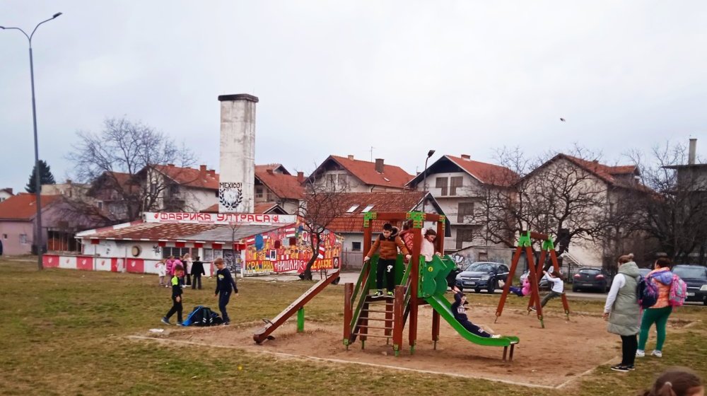 Zatvoreni ambulanta i vrtić nakon trovanja zdravstvenih radnika u Nišu: OŠ "Miroslav Antić" u čijem je dvorištu sumnjiva Toplana uredno radila 1