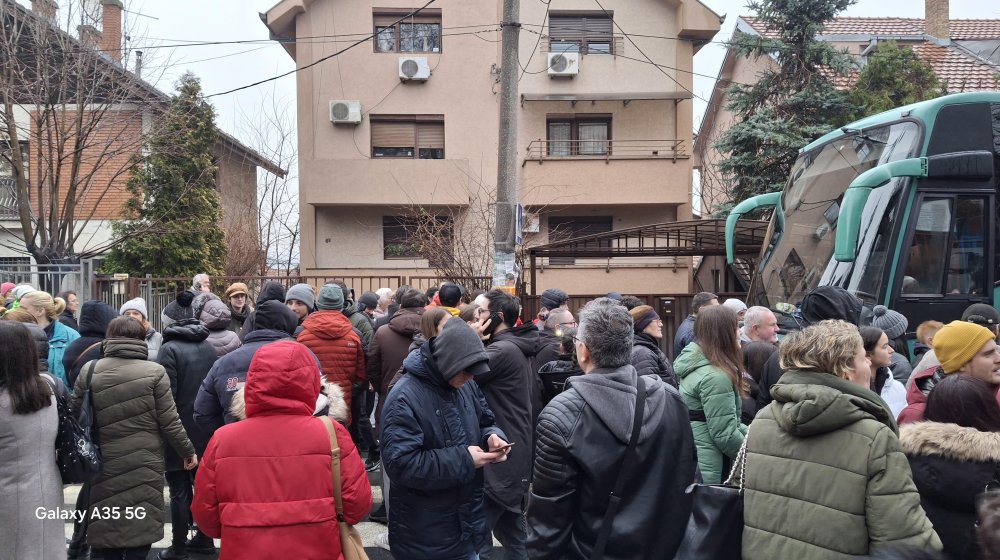 Voždovčani zaustavili autobuse za Jagodinu: Četiri prevoznika u „blokadi“ 1