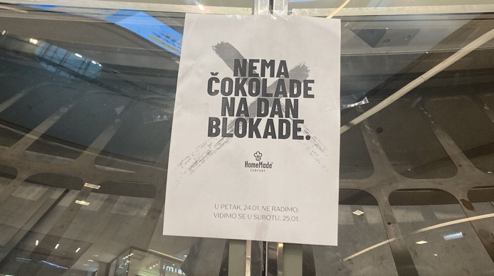 "Nema čokolade na dan blokade": TC Ušće prazno, neke radnje zatvorene 1
