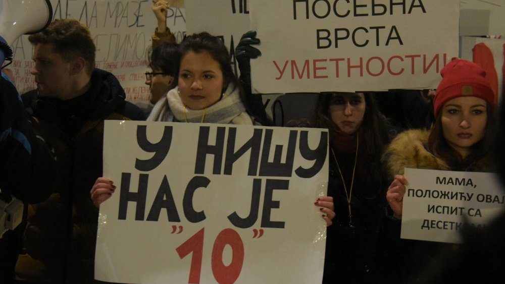 Studentki protest u Nišu Studenti u blokadi na niškom Univerzitetu pozvali prosvetne radnike da se "udruže" i "zajedno budu jači" 2