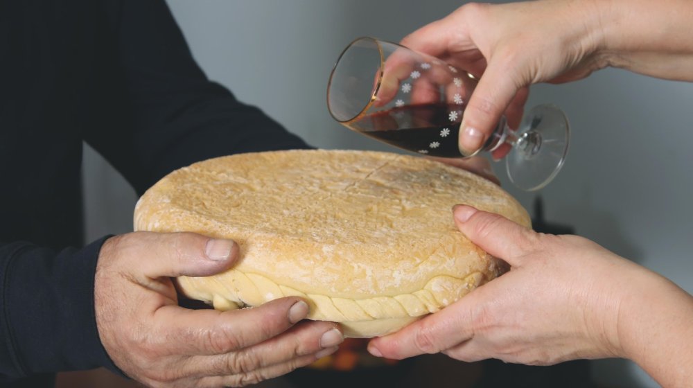 Mali Božić: Danas se ponovo unosi badnjak 1