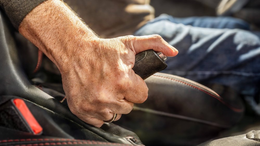 Šta da uradite kada vam zaledi ručna kočnica? 1