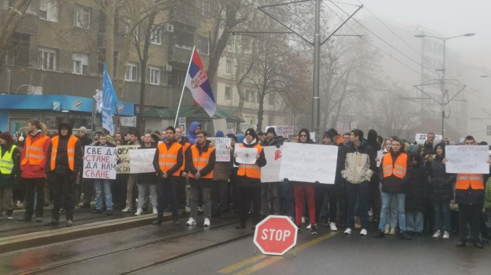 "Nećemo besnilo": Protest ispred Visoke škole elektrotehnike zbog napada na studente i portira 1