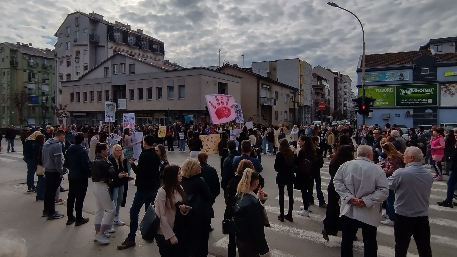 Na nezakonje se odgovara otporom: Kragujevčani i danas na poziv studenata blokirali Raskrsnicu "kod Uzora" 2