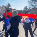 "Stidi se srpske zastave": Ministar Rašić izviždan od strane Srpske demokratije u Leposaviću 13