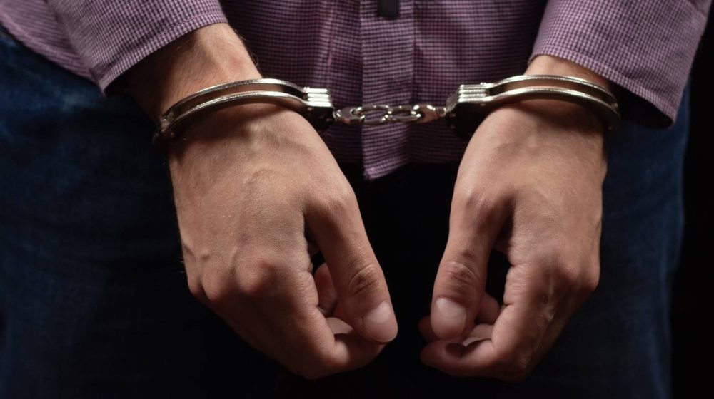 uhapšen muškarac koji je pretio učenicima