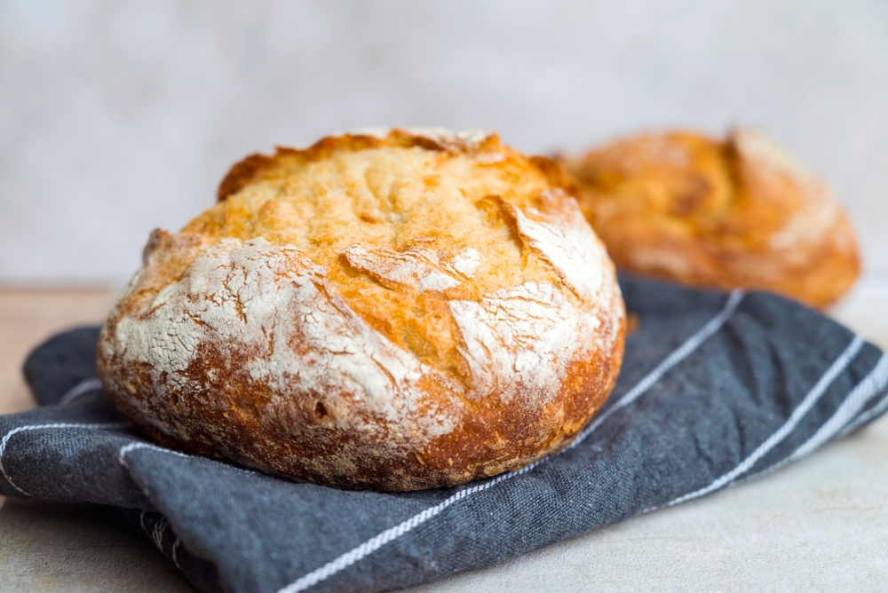 Hrskavi domaći hleb bez mešenja: Recept koji uspe svaki put! 1