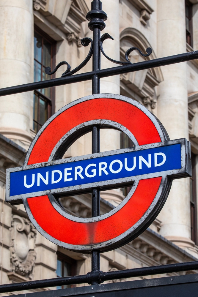 Londonski „roundel": Kako je najstariji znak za podzemnu železnicu osvojio svet 1