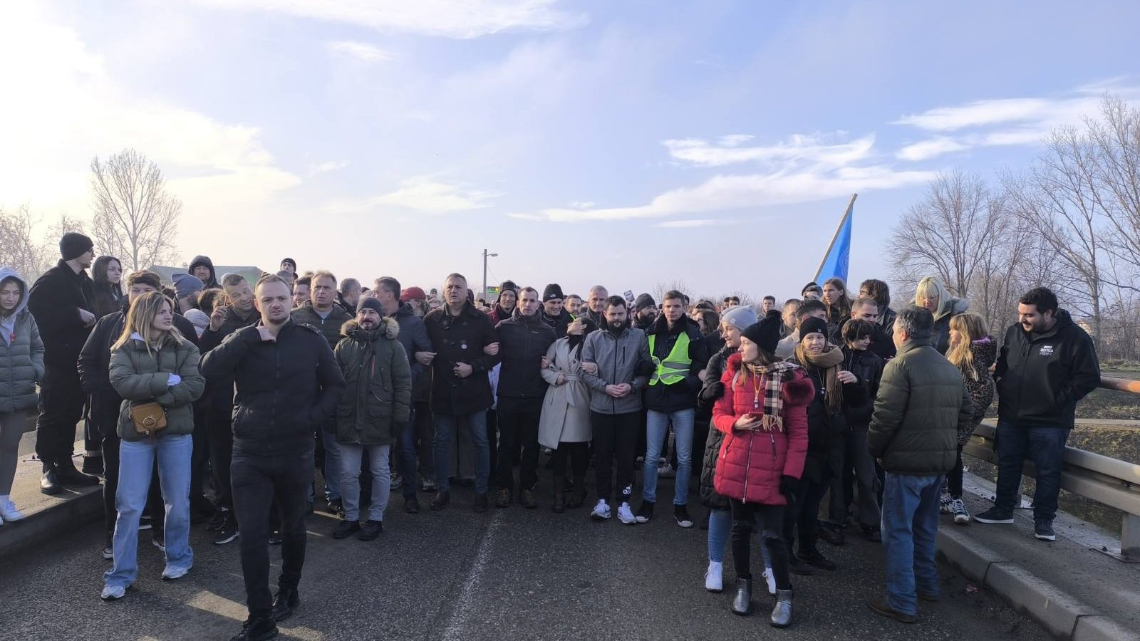 Mala studentsko-paorska diverzija: Kako su traktori probili blokadu i ušli u Novi Sad? 5 Mala studentsko-paorska diverzija: Kako su traktori probili blokadu i ušli u Novi Sad? 5