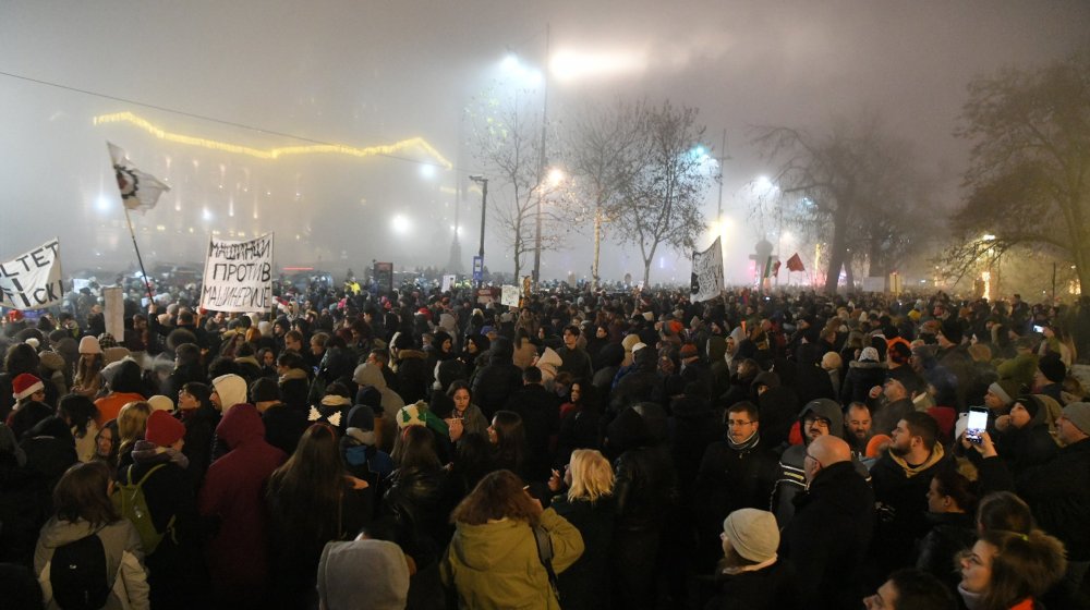 Arhiv javnih skupova objavio broj ljudi sinoć u Beogradu, ali i šta brojanje ometa 1