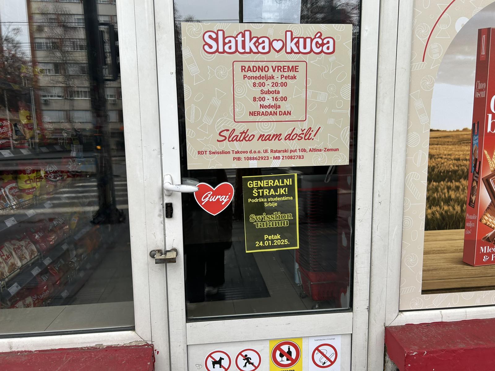 "Ceo dan nam je prazno": Da li su trgovci i kupci odgovorili na poziv za štrajk? 5 "Ceo dan nam je prazno": Da li su trgovci i kupci odgovorili na poziv za štrajk? 7