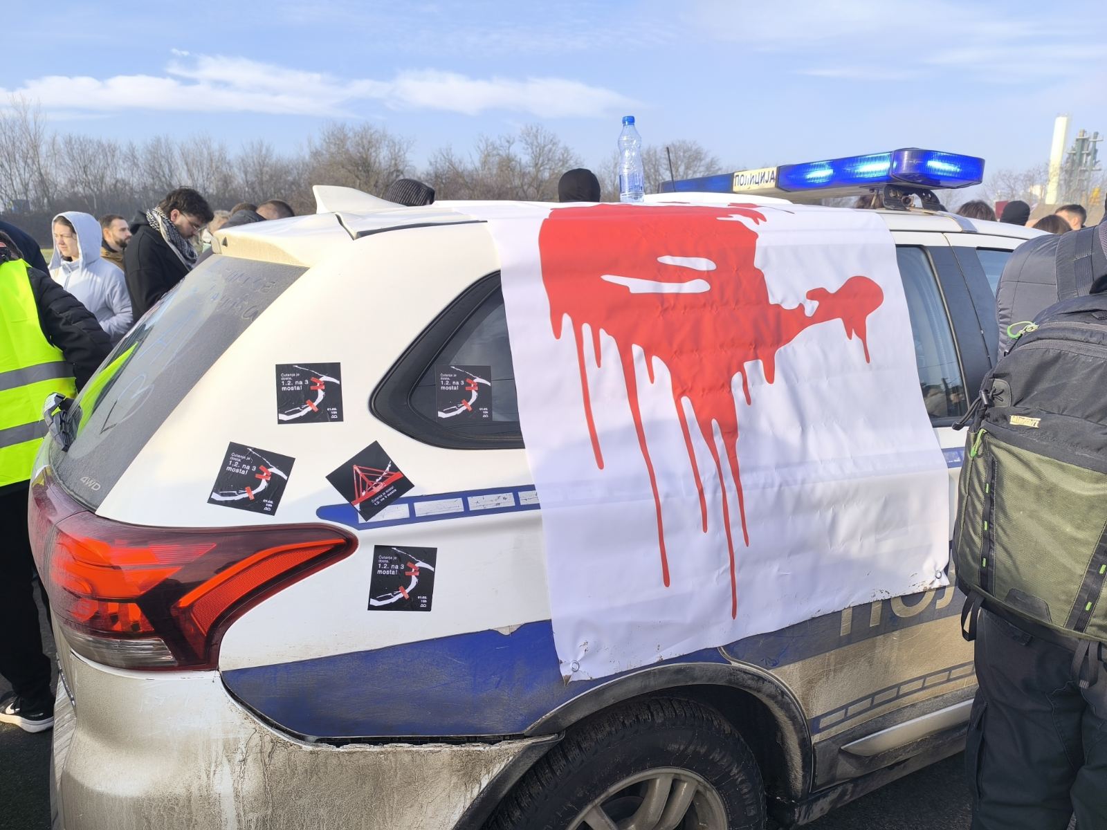 Policija pustila poljoprivrednike sa traktorima u studentski kampus (VIDEO) 8