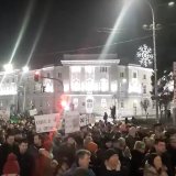 Hiljade ljudi na protestu u Užicu (VIDEO) 5