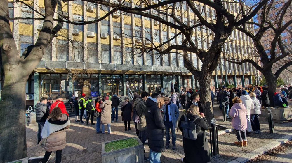 Pokrenuta peticija za održavanje januarskog isptinog roka: Među potpisnicima Tito, Staljin, Ilon Mask... 1