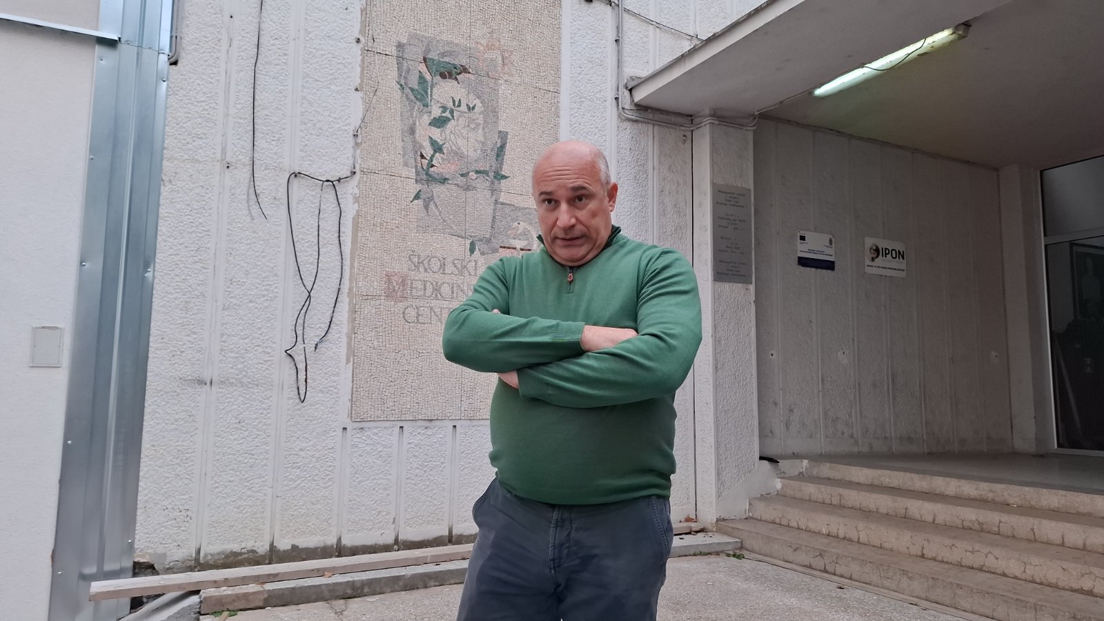 Maturanti Medicinske škole u Novom Sadu ponovo kreću u blokadu: Direktor kaže da nikad neće biti protiv svojih učenika, ali da ne vidi način na koji će nadoknaditi časove 2 Maturanti Medicinske škole u Novom Sadu ponovo kreću u blokadu: Direktor kaže da nikad neće biti protiv svojih učenika, ali da ne vidi način na koji će nadoknaditi časove 2