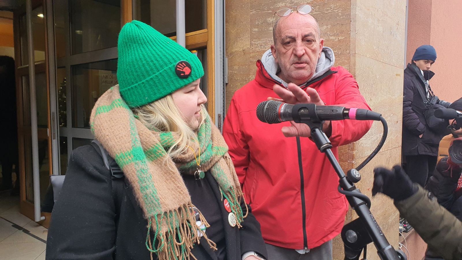 Završen protest novosadskih profesora i istraživača, zatražili ostavku rektora Dejana Madića (FOTO, VIDEO) 5