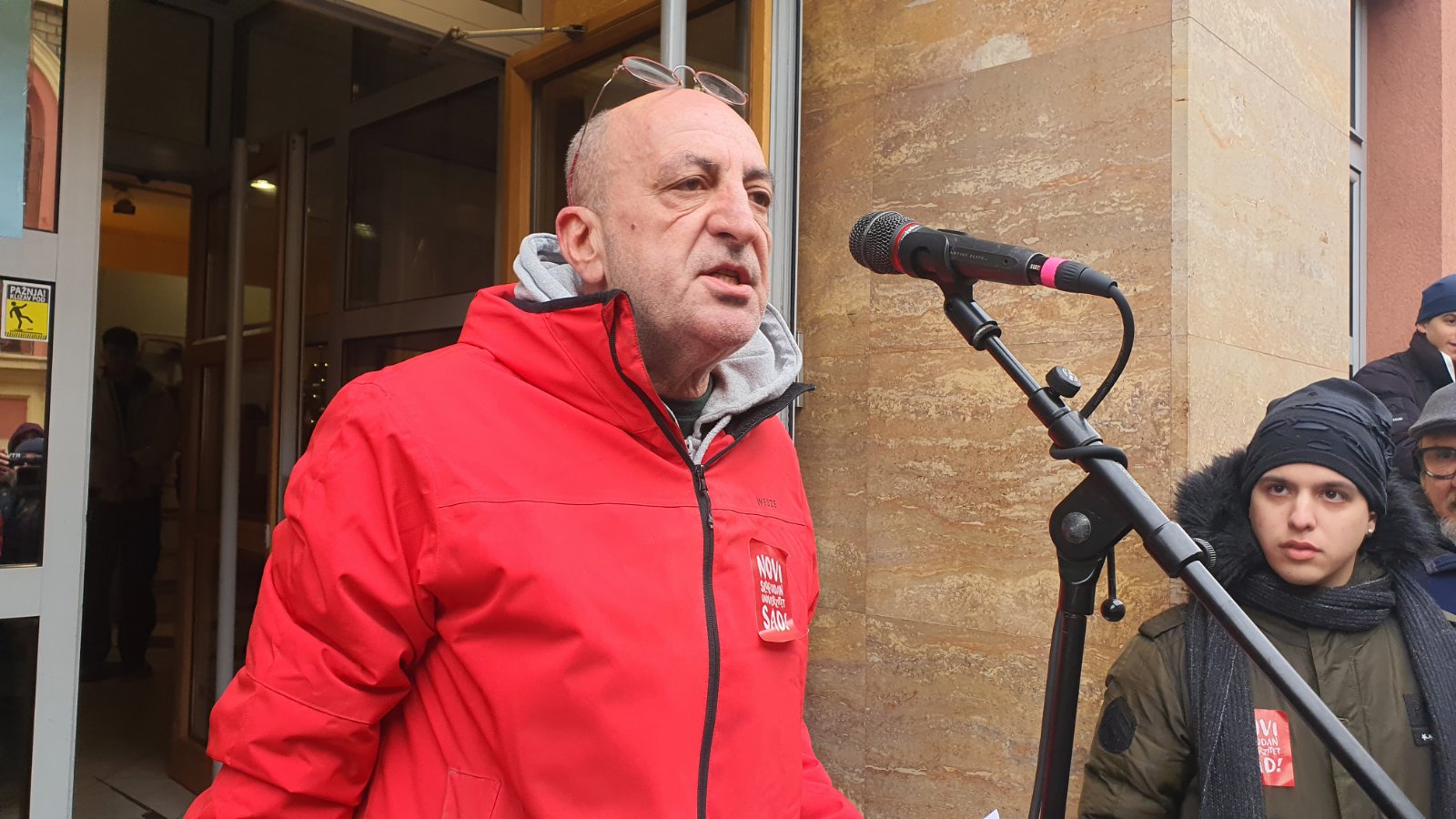 Završen protest novosadskih profesora i istraživača, zatražili ostavku rektora Dejana Madića (FOTO, VIDEO) 6