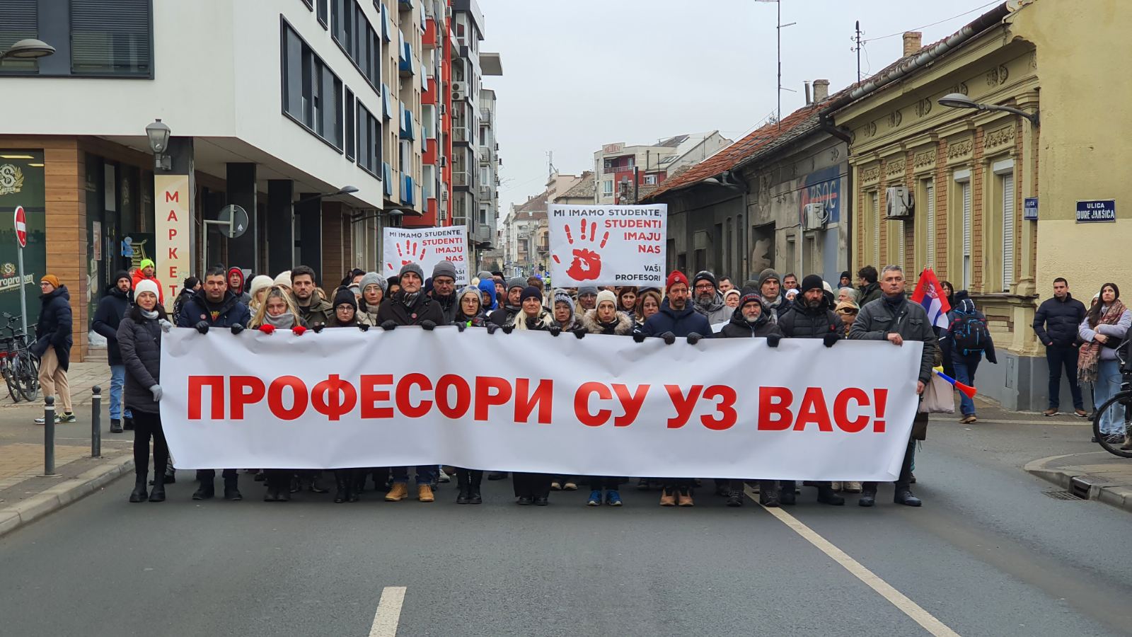 Završen protest novosadskih profesora i istraživača, zatražili ostavku rektora Dejana Madića (FOTO, VIDEO) 7