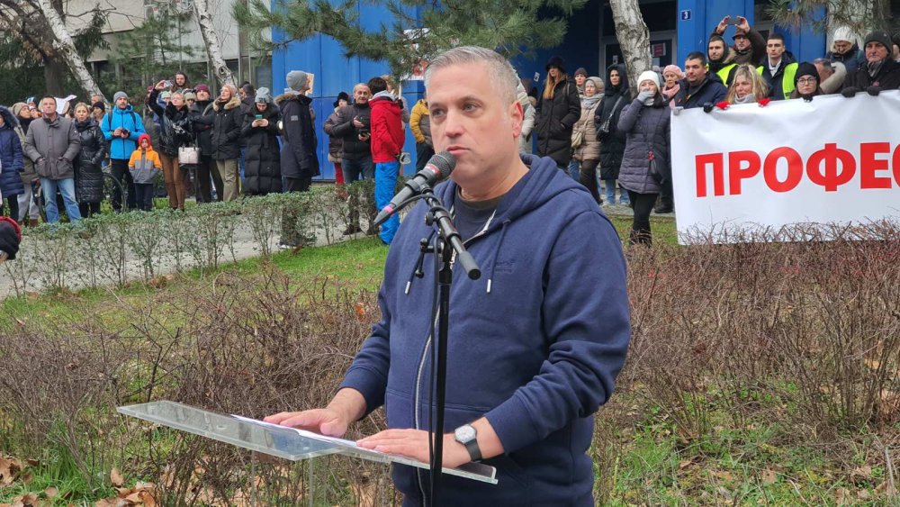 Završen protest novosadskih profesora i istraživača, zatražili ostavku rektora Dejana Madića (FOTO, VIDEO) 12