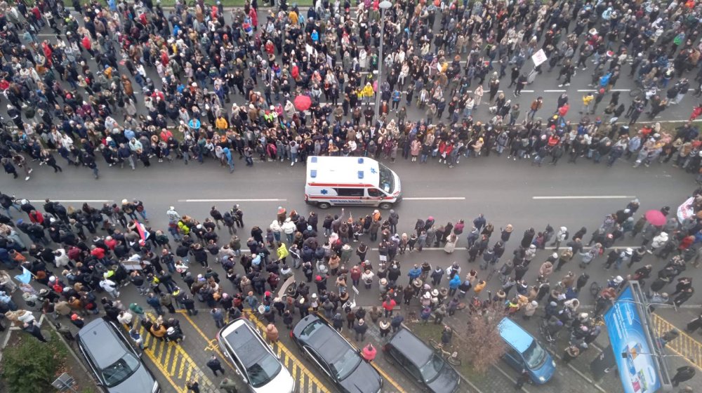 Kilometarske kolone demonstranata u protestu: Snimci iz drona (VIDEO) 1