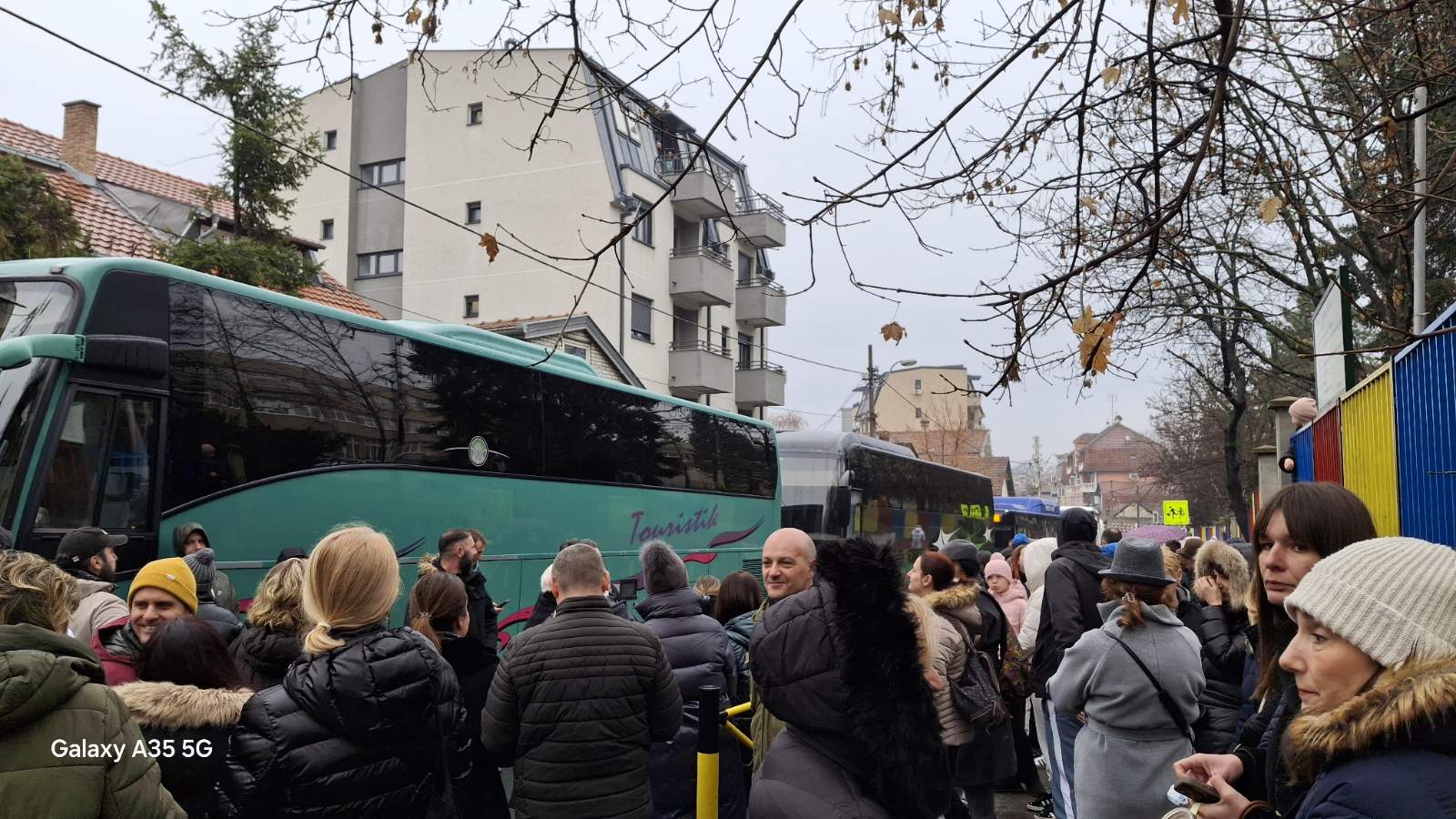 Voždovčani zaustavili autobuse za Jagodinu: Četiri prevoznika u „blokadi“ 2