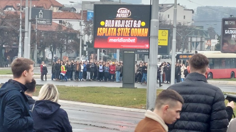 Počelo okupljanje studenata na Studentskom trgu, uskoro kreću ka Autokomandi 1