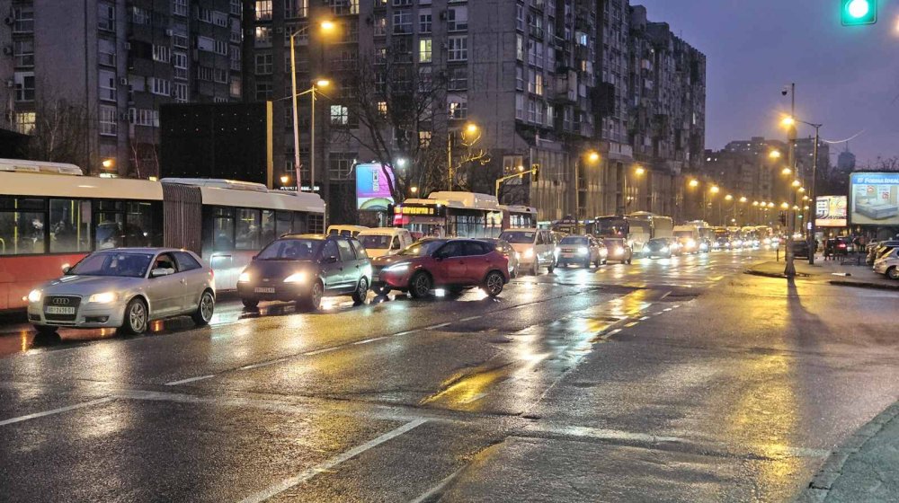 Blokiran saobraćaj na Pančevačkom mostu (VIDEO) 1