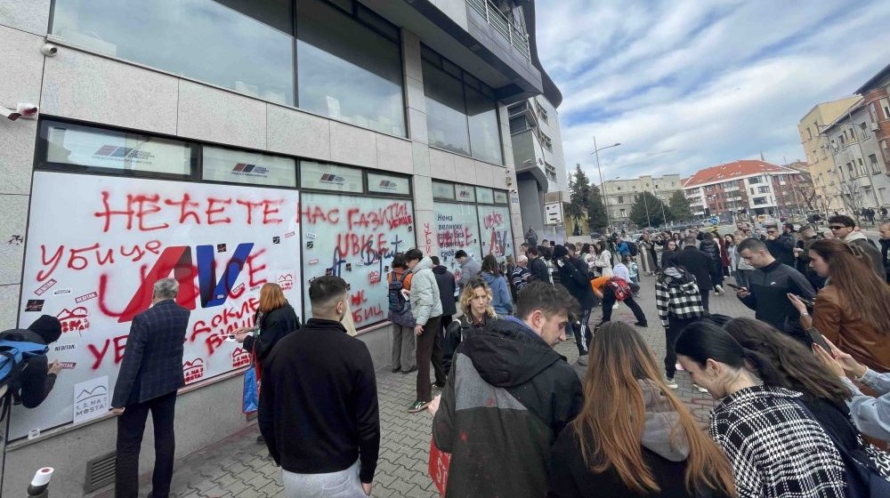 SNS demantuje: Ne organizujemo skupove podrške Vučiću na mostovima u Novom Sadu 1