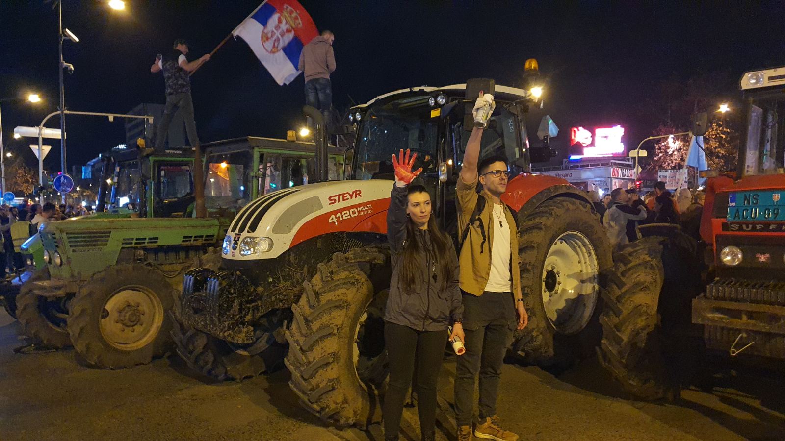 Protest u Novom Sadu zbog napada na studente: Građani u mirnoj šetnji obišli širi centar grada, studenti se vratili u kampus (FOTO, VIDEO) 2
