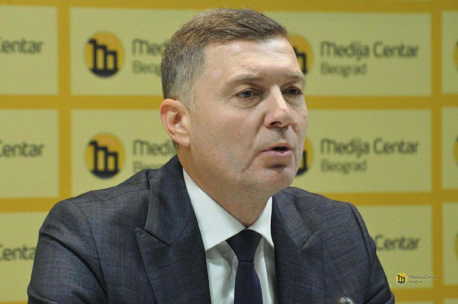 "Kako je to ugrožen ustavni poredak kada ubacujete dušeke u škole?" Represija Žandarmerije i lokalne vlasti nad studentima u Šapcu 2