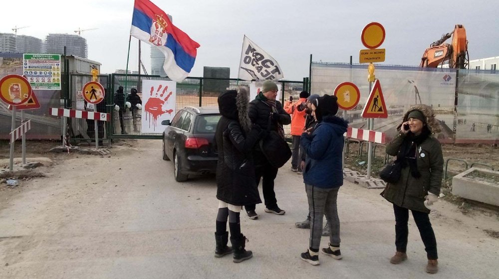 Blokirani radovi na Savskom mostu: Prisutne jake policijske snage sa opremom za razbijanje demonstracija 1