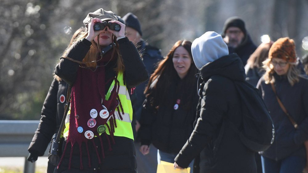 Studenti u Novom Sadu "pronašli" rektora na DIF-u: Dejan Madić se prvo zaključao, pa onda uz pomoć dekana napustio fakultet 1