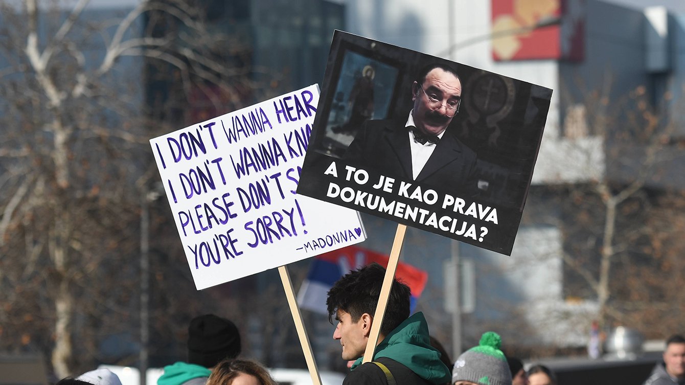 Kako agencija AP piše o protestima u Srbiji: "Ogromna masa ljudi na ulici traži pravdu" 2 Kako agencija AP piše o protestima u Srbiji: "Ogromna masa ljudi na ulici traži pravdu" 2