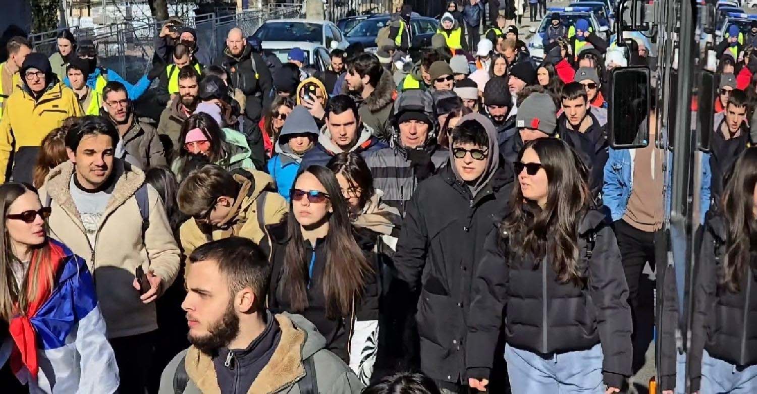 Studenti iz Beograda i Niša krenuli peške za Kragujevac 2