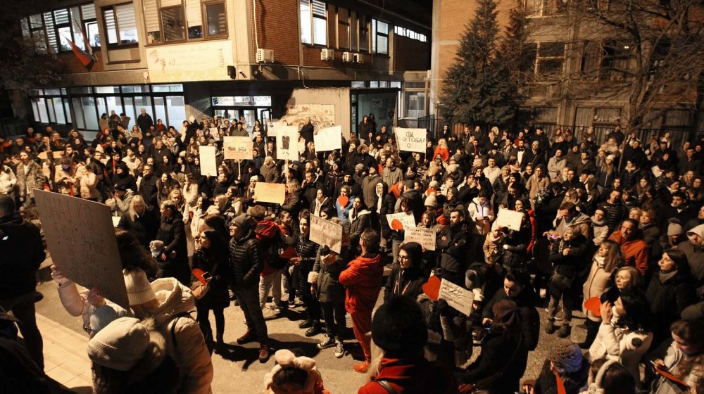 Danas saznaje: Smenjena direktorka OŠ “Ivo Andrić” 1