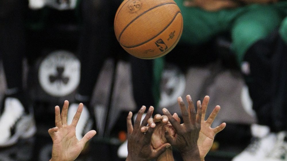 Prekid košarkaške utakmice u znak sećanja na devojku koja je nastradala u padu nadstrešnice 1