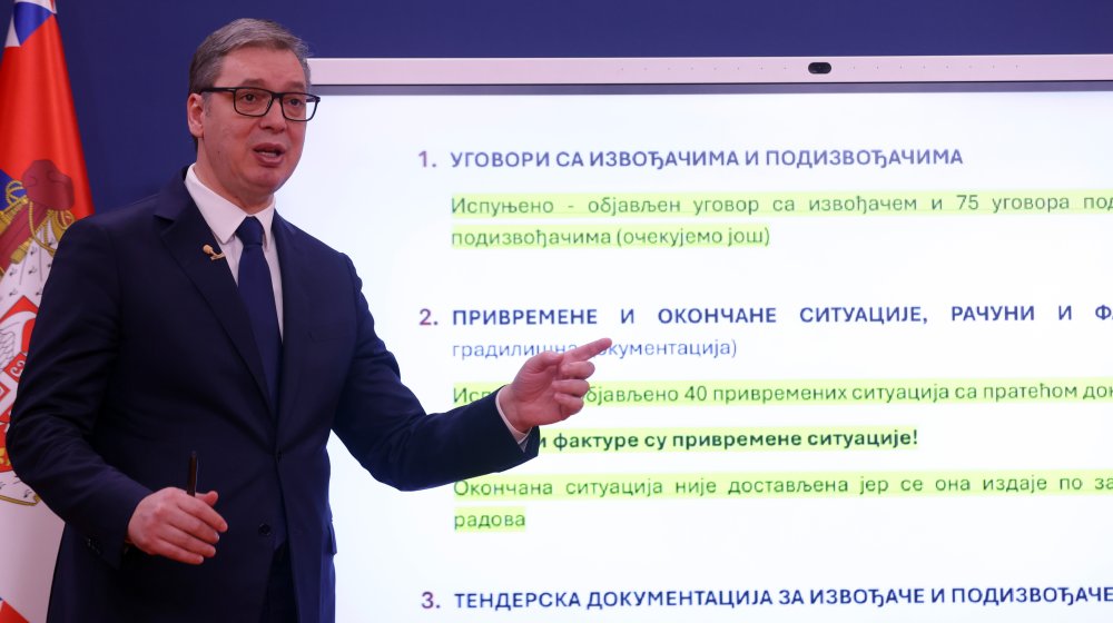 Nije bio gadljiv na okupljanje žutih "ptica selica": Koje su boje Vučićevi lopovi? 1