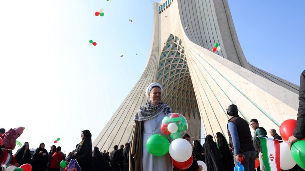 "Iranci uzvikuju antiameričke i antiizraelske slogane": Iran danas obeležava 46. godišnjicu Islamske revolucije 1