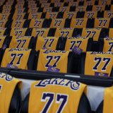 Lebron Džejms uputio snažnu poruku Dončiću pre utakmice sa Jutom 2