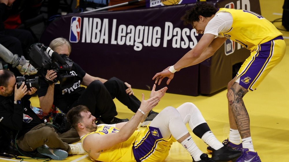 Magija u Los Anđelesu: Asistencija Dončića od koje zastaje dah (VIDEO) 1