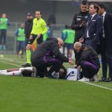 Fudbaler Fiorentine Mojze Kin u bolnici zbog povrede glave tokom utakmice protiv Verone 1