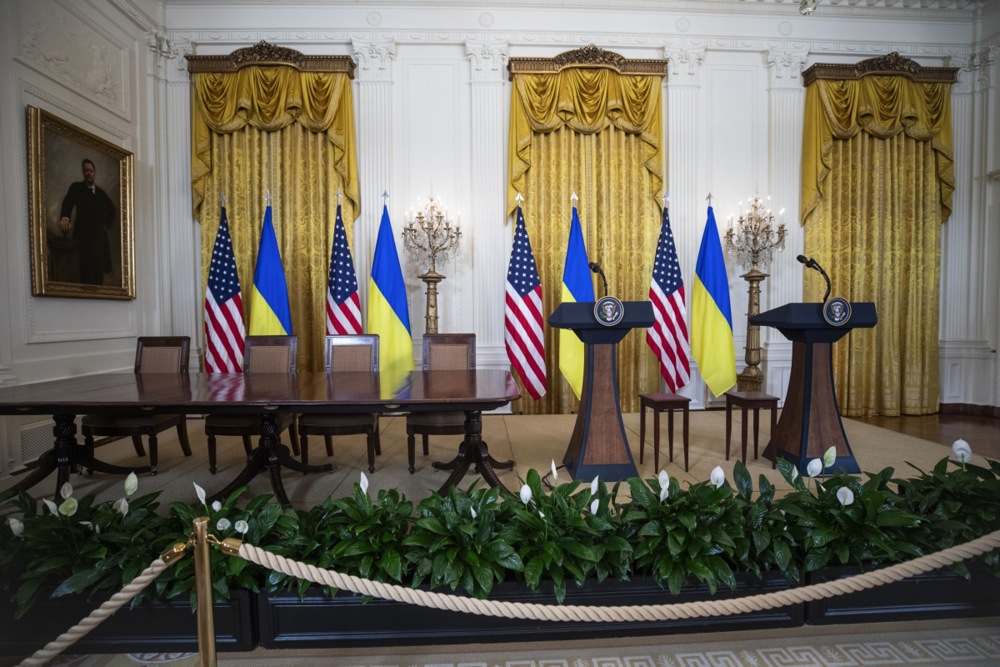 Tramp i Zelenski ušli u žestoku raspravu na sastanku u Beloj kući, ukrajinski predsednik napustio Belu kuću (VIDEO) 2